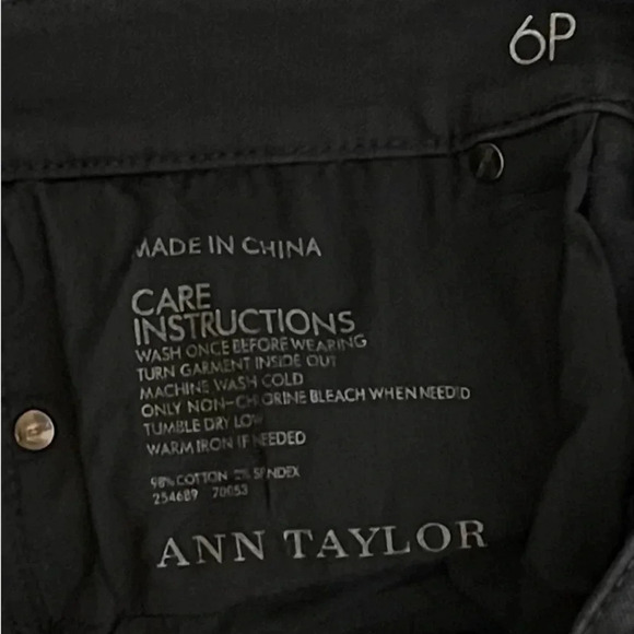 Ann Taylor Skinny Cargo Jean Size 6P Black Pockets Zip Legs 7 Pockets 28” Inseam - Picture 7 of 7